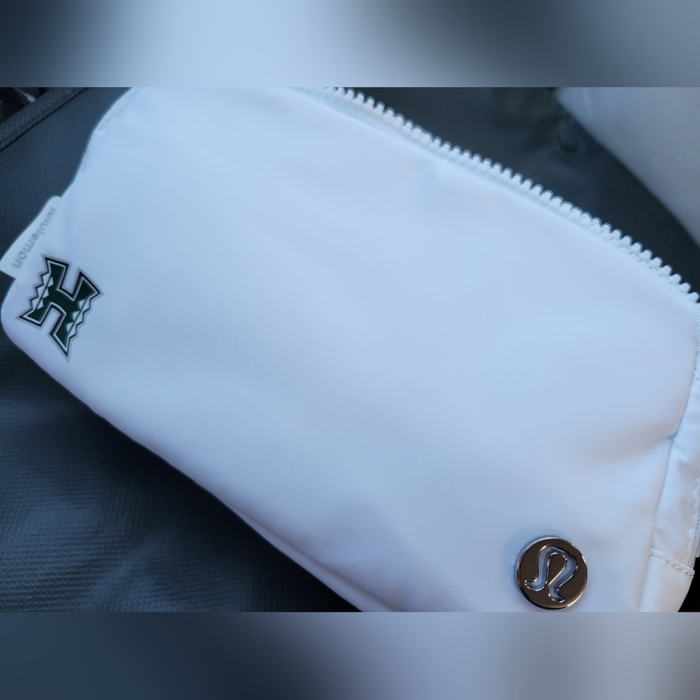Lululemon University of Hawaii Belt Bag
